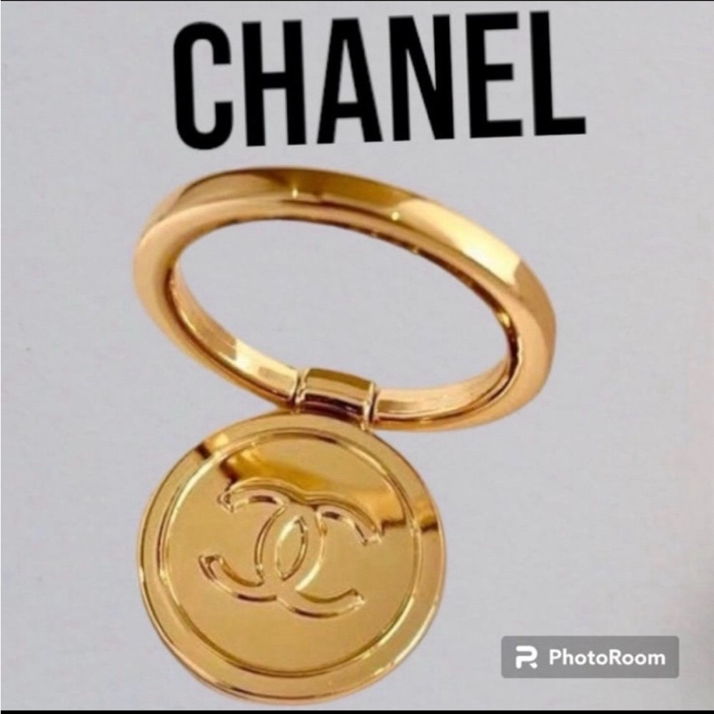 Chanel CC Logo Phone Ring Pop
Socket Gold Tone
Metal